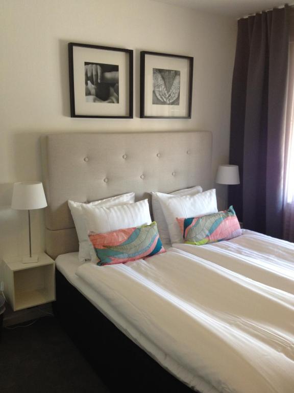 Hotell Tinget Sala Camera foto