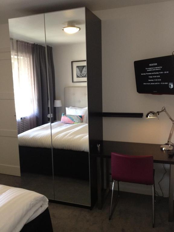 Hotell Tinget Sala Camera foto