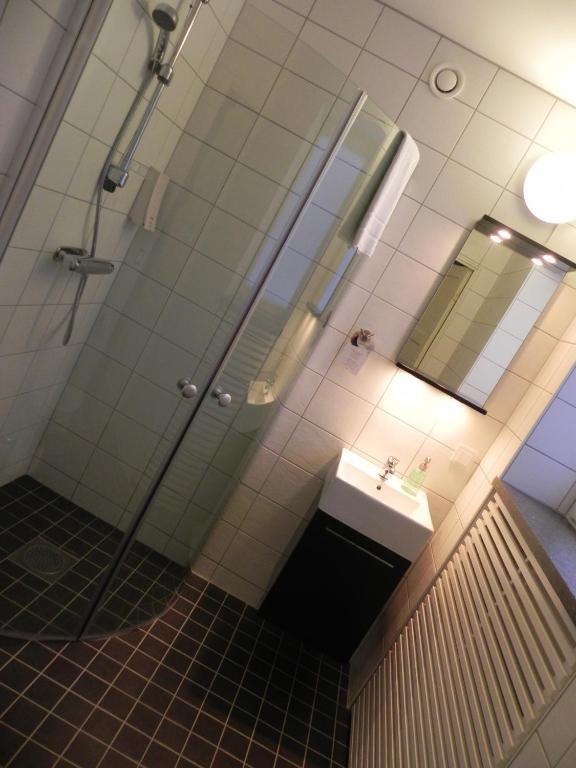 Hotell Tinget Sala Camera foto